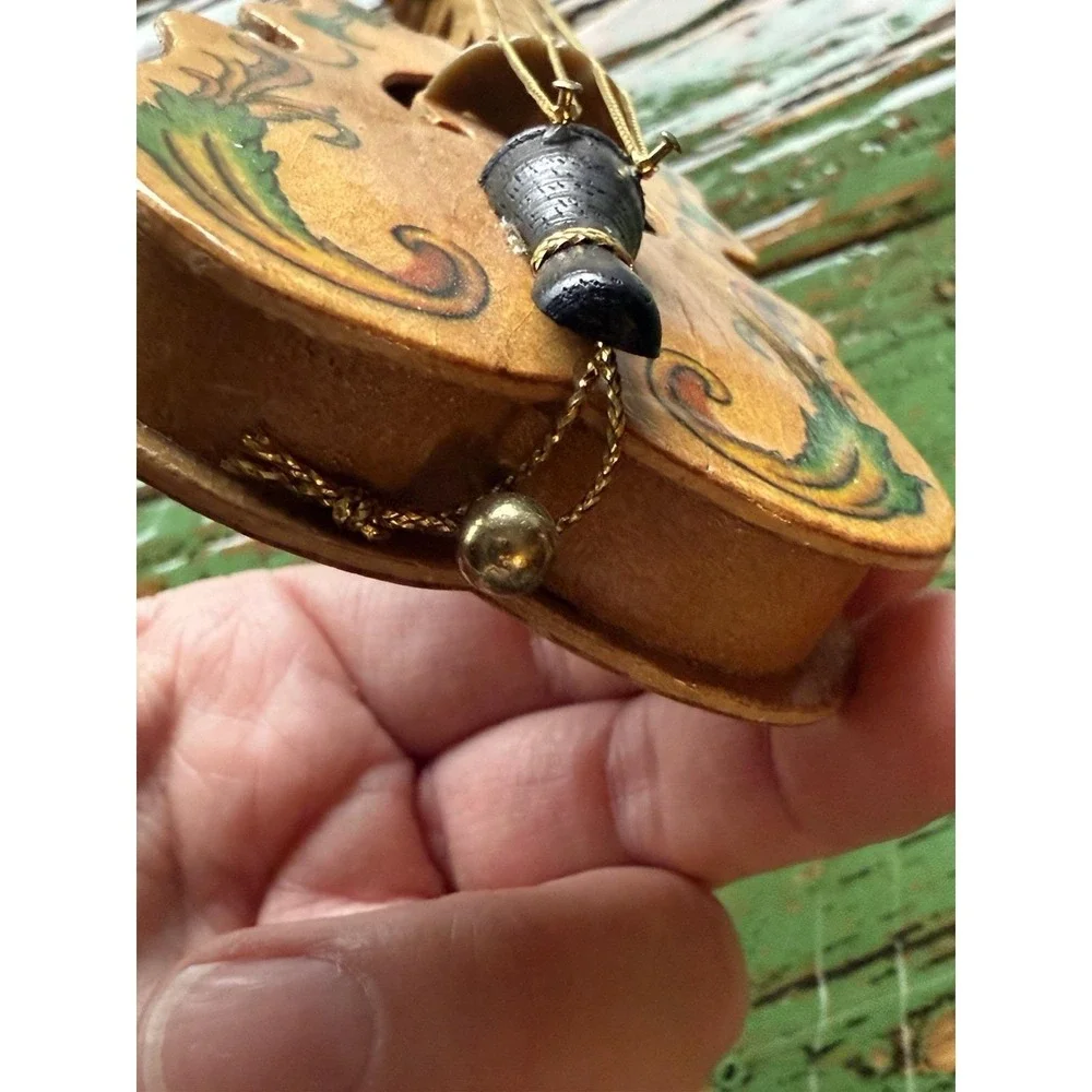 Vintage Violin Ornament Wood Leaf‎ Design Gold Tone Strings and Hanger Christmas